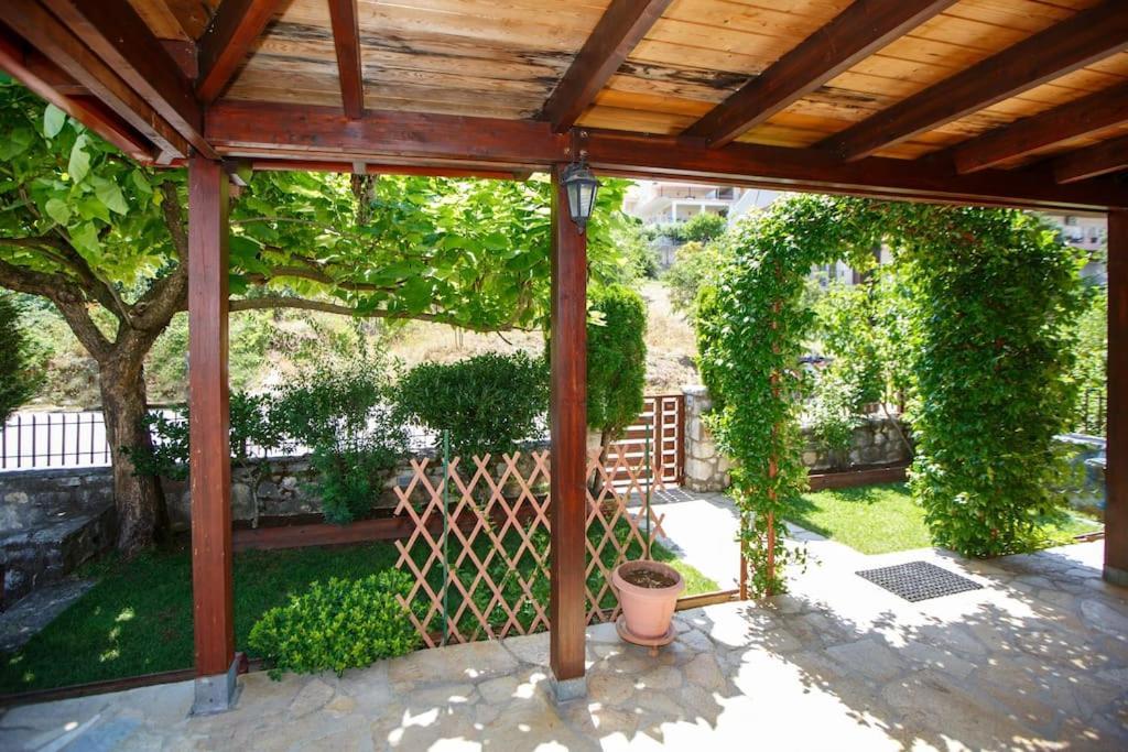 Wooden House In Ioannina Apartment Екстериор снимка