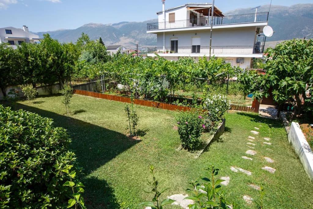 Wooden House In Ioannina Apartment Екстериор снимка