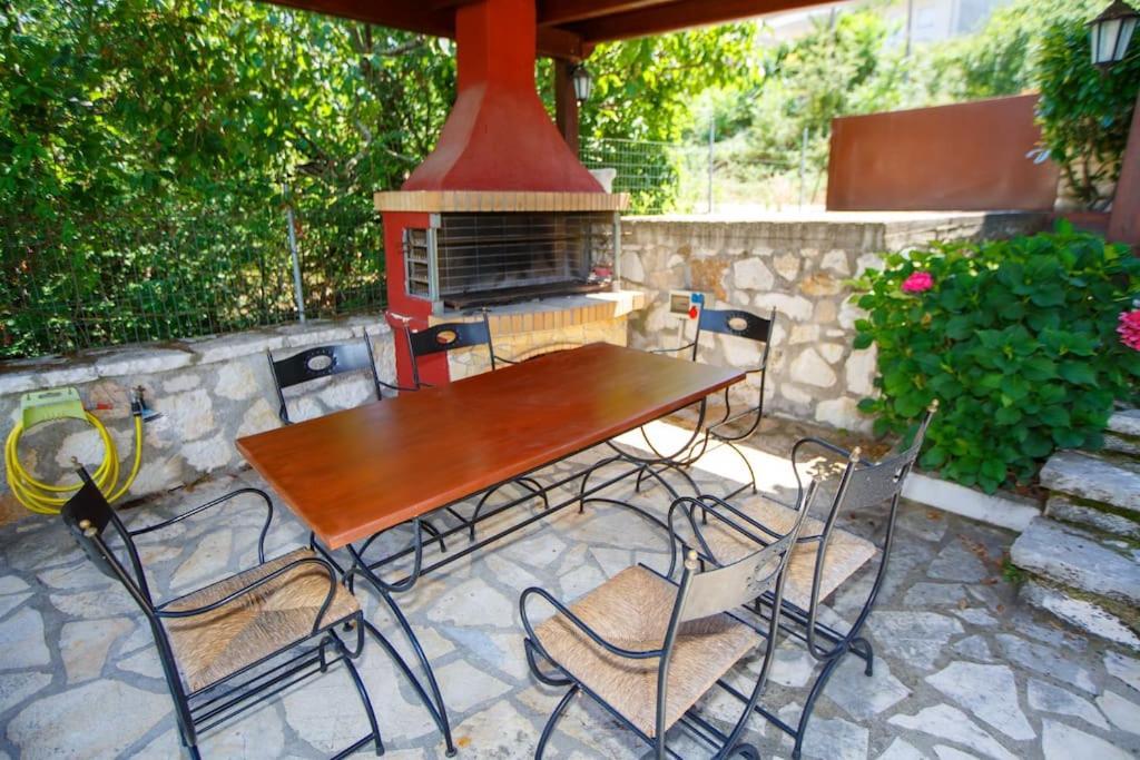 Wooden House In Ioannina Apartment Екстериор снимка